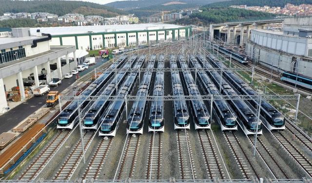 İBB’den metro yatırımlarında yeni adım: 40 yeni araç tanıtıldı