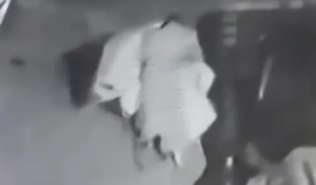 İzmir’de balkondaki halıyı saniyeler içinde çaldı