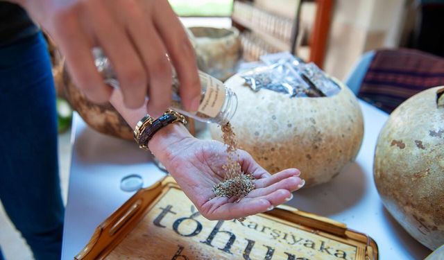 Karşıyaka'da bir yılda 200 bini aşkın tohum paketi dağıtıldı