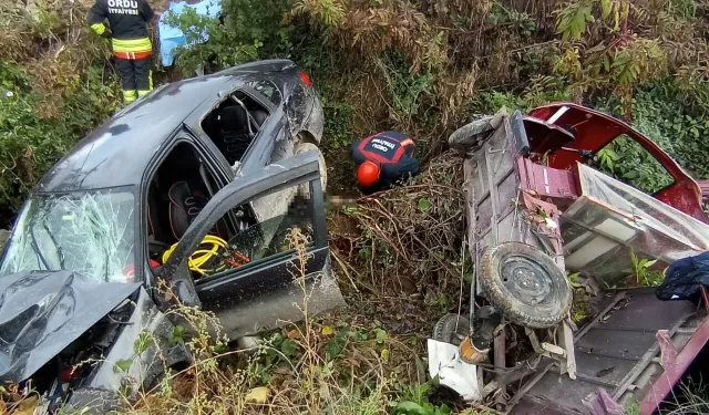 Üç tekerlekli araç ile otomobil çarpıştı: 2 ölü, 1 yaralı