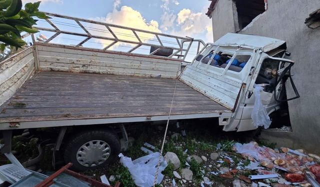 19 yaşındaki sürücü kazada yaşamını yitirdi