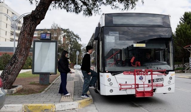 Balçova Belediyesi’nden üniversite yolundaki gençlere ulaşım desteği