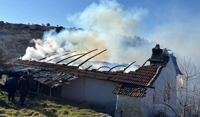 Feci yangın can aldı! İki kardeş yangında mahsur kaldı