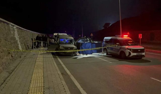 Genç kadın, yasak ilişki yaşadığı sevgilisinin boğazını keserek öldürdü