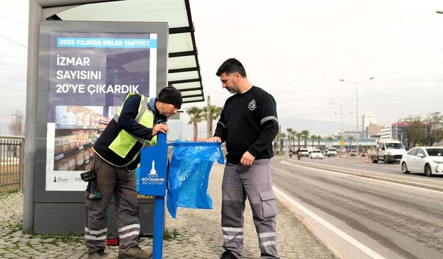 İzmir’in otobüs duraklarında temizlik seferberliği