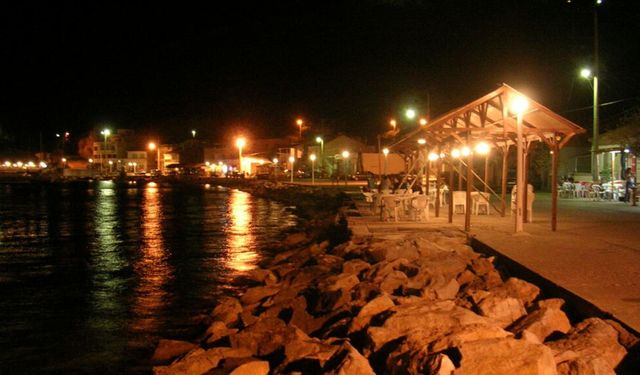 İzmir'de sahile vurmuş çocuk cesedi bulundu