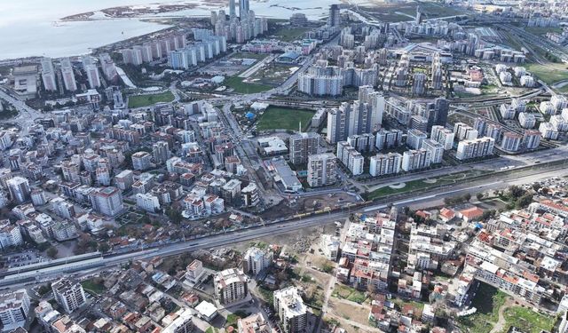 Karşıyaka’da kesintisiz ulaşım için dev yatırım: Şemikler Üst Geçidi’nde çalışmalar başladı