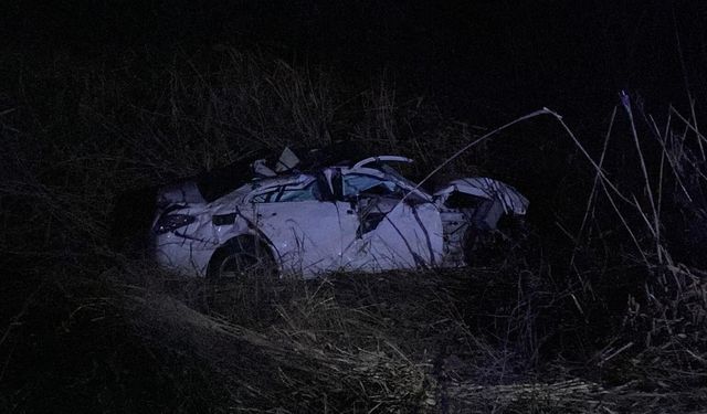 Kontrolden çıkan otomobil dere yatağına uçtu: Ölü ve yaralılar var...
