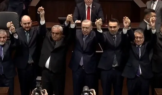 Partilerinden istifa eden 3 vekil AK Parti'ye katıldı