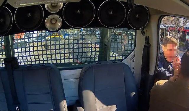 Araç kamerası kaydetti: Narlıdere’de polis müdahalesine soruşturma