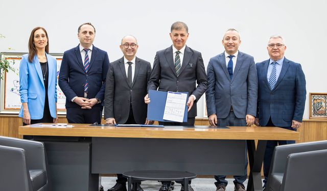 Başkan Tugay’dan tarihi imza: İzmir’in simgesi yerinde yeniden hayat bulacak