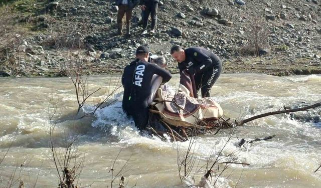 Kayıp olarak aranan 62 yaşındaki kadın dere yatağında ölü bulundu
