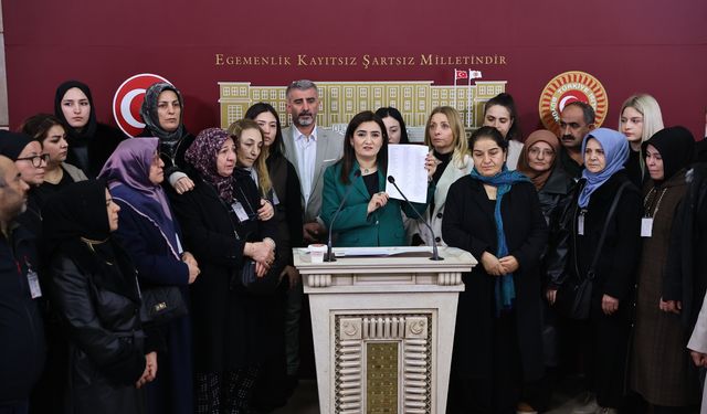 CHP'li Kılıç, adalet arayan aileler ile Meclis’te bir araya geldi