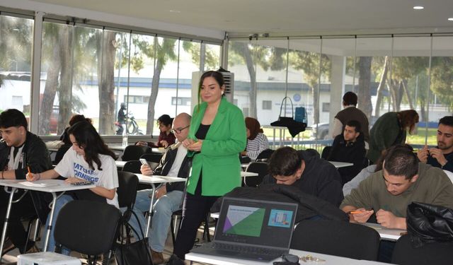 Ege Üniversitesi'nden kariyer yolculuğuna ışık tutan etkinlik