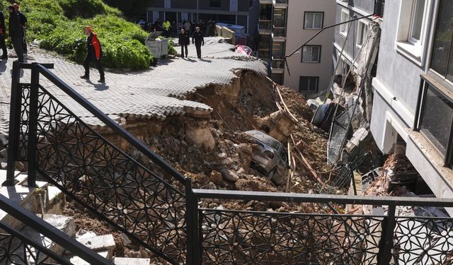 İzmir Menemen'de sağanak sonrası istinat duvarı çöktü, 151 kişi tahliye edildi