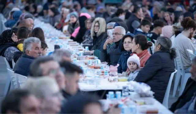 İzmir Bayraklı iftar çadırı 2026 nerede?