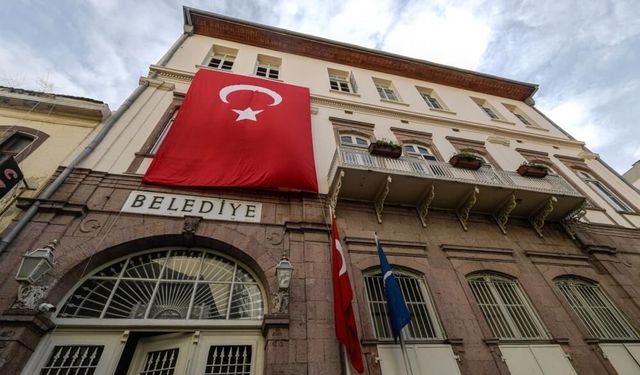 İzmir Büyükşehir’den Vakıflar Genel Müdürlüğü’ne taşınmaz tepkisi: Hukuksuz el koyma girişimi