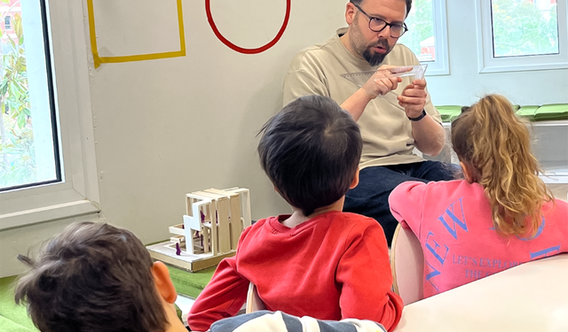 İzmir Ekonomi'de mimarlık dersine bu kez çocuklar konuk oldu