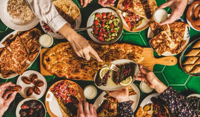 İzmir Folkart civarı iftar mekanları: 2026 Folkart civarı iftar menü ve fiyatları