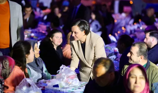 İzmir Karabağlar iftar çadırı 2026 nerede?