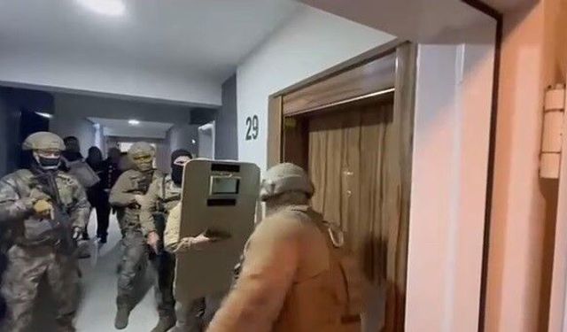 İzmir’de yasa dışı bahis ağına ağır darbe: 2 milyar liralık dev operasyon!