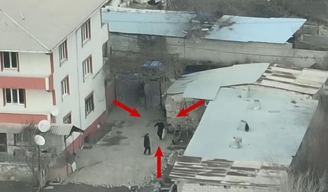 Kalaşnikof alarmı! Araçta ve evde cephanelik bulundu