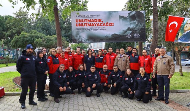 Karabağlar'dan depremin yıl dönümünde duygu dolu anma töreni