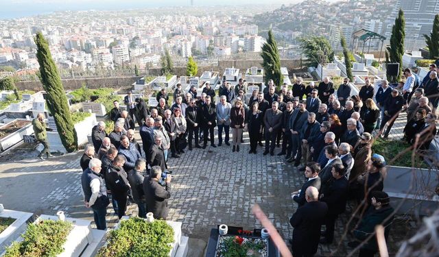 Karabağlar’ın Kurucu Başkanı Kasım Sıtkı Kürüm mezarı başında anıldı