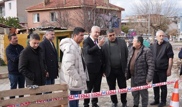Kemalpaşa'da selin yaraları sarılıyor: Belediye ekipleri 7/24 sahada