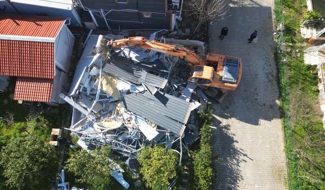 Seferihisar’da hobi bahçelerine geçit yok: 11 kaçak yapı yıkılıyor