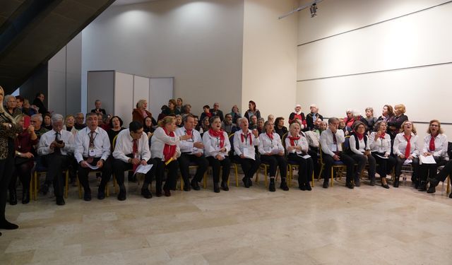 Seferihisar’ın 3. Yaş Üniversitesi, Sağlıklı Yaş Alma Fuarı’nda göz doldurdu