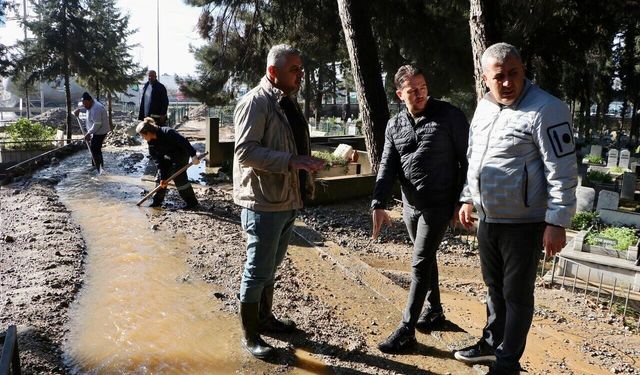 Söke Belediyesi selin izlerini silmek için sahada