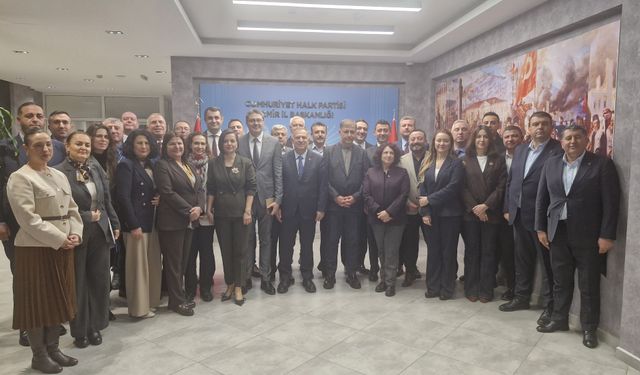 İzmir'de CHP zirvesi: Genel Merkez'den koordinasyon talimatı