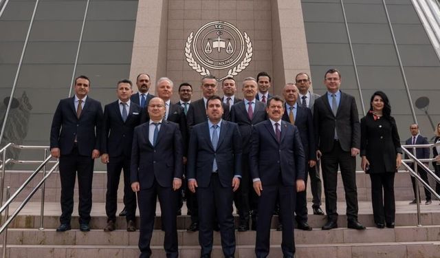 Adalet Bakan Yardımcısı Can Tuncay İzmir Adliyesi’ni ziyaret etti