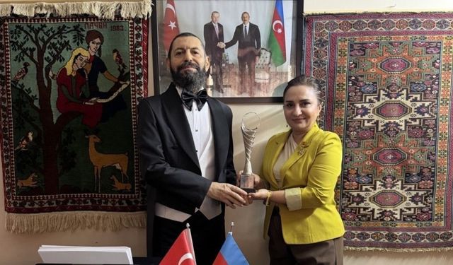 Akif Manaf’a “Barış Sanatı Ödülü” takdim edildi