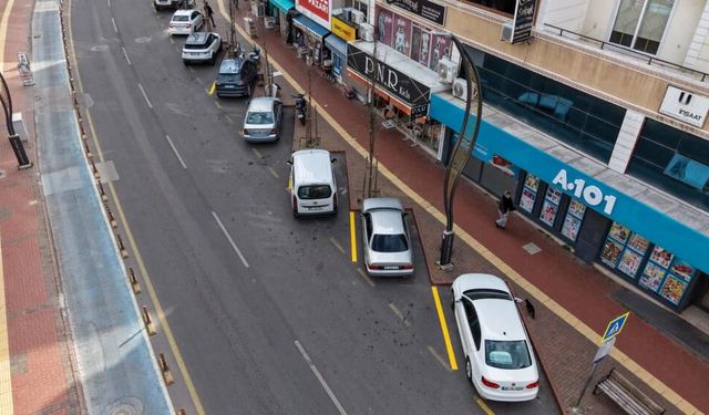 Aliağa’da park düzeni değişiyor: APark uygulamasıyla ücretli dönem başlıyor