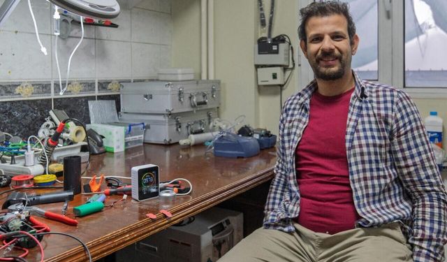 Asperger sendromlu yüksek mühendis, Eşrefpaşa Hastanesi’nde göreve başladı