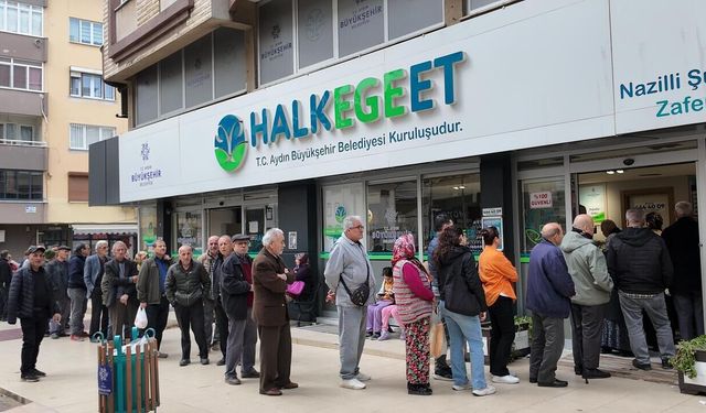 Aydın’da bayram öncesi indirim yoğunluğu: Halk Ege Et’te kuyruklar oluştu