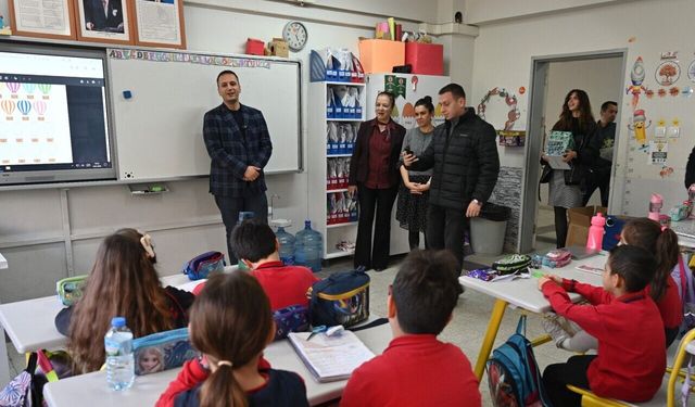 Başkan Eşki, minik öğrencilere yerel yönetimleri anlattı