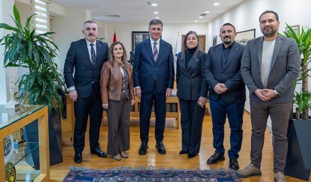 Beklenen uzlaşma sağlandı: İzBB işçilerine ödeme planı netleşti!