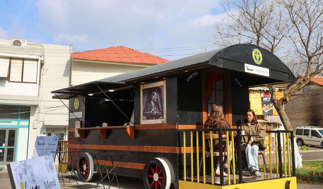 Buca’da sosyal belediyecilik hamlesi: Vagon ve Ray Büfe hizmete girdi