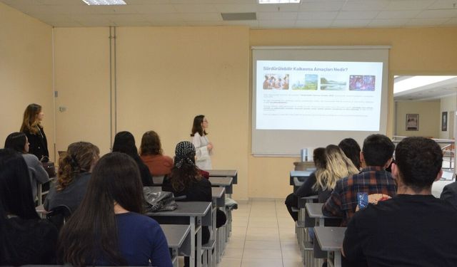 Ege Üniversitesi'nde öğrencilere TÜBİTAK proje eğitimi