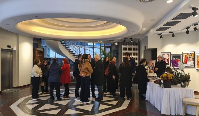 Yazar Zeynep Kesler Özdoğan, Anemonlar kitabını imzaladı