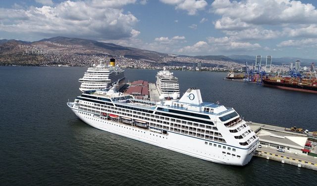 İzmir Alsancak Limanı’nda kruvaziyer yolcusu arttı