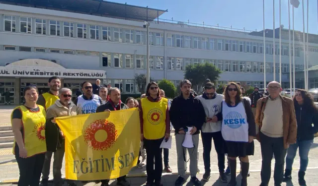 İzmir'de Barış Akademisyenleri için göreve iade çağrısı