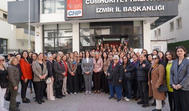 İzmir'de beş yüz kadın CHP'ye üye oldu