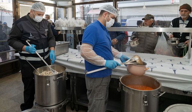 İzmir’de dayanışma seferberliği: Büyükşehir milyonlara ulaştı