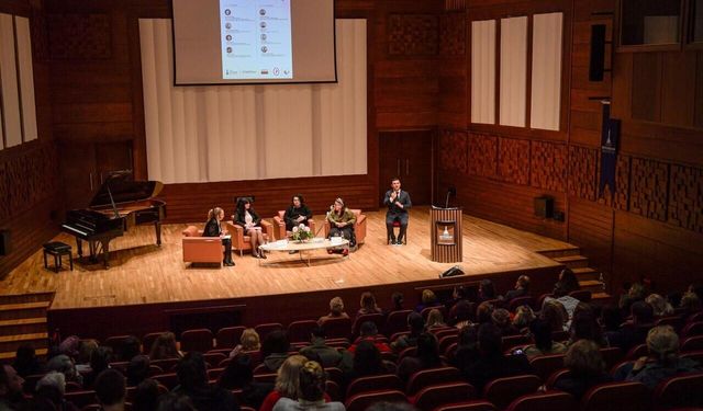 İzmir'de 'Kadın Emeği ve Engellilik' konuşuldu