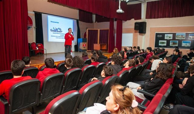Karşıyaka'dan Deprem Haftası’nda farkındalık eğitimi