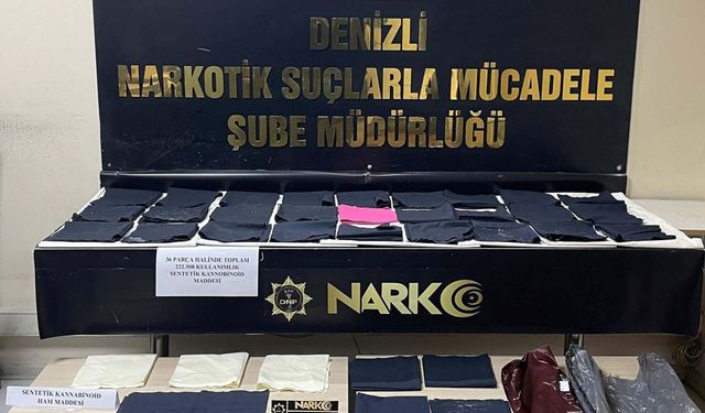 Otomobilde şok baskın: Kağıda emdirilmiş sentetik maddeler ele geçti